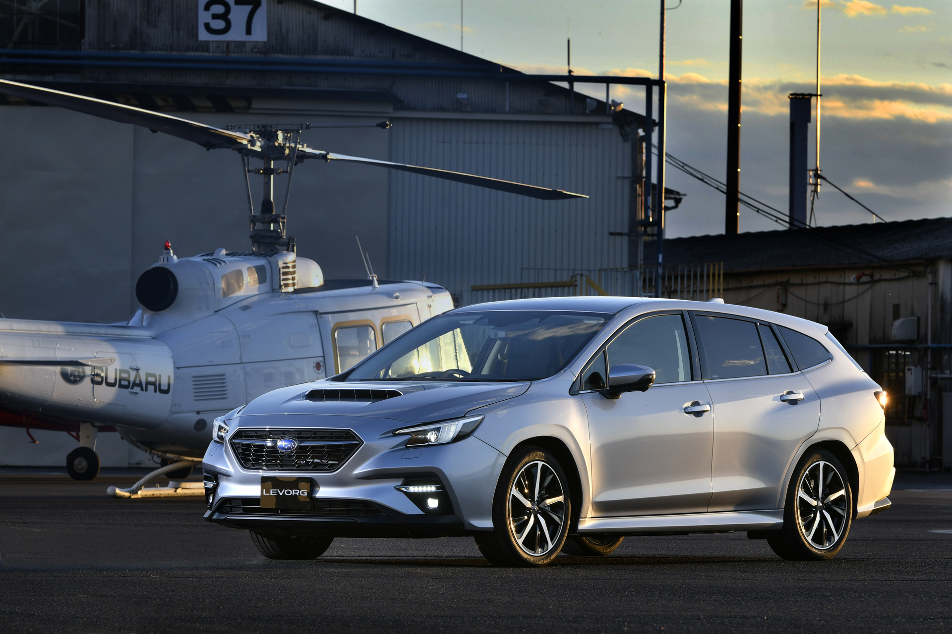 カローラツーリングとレヴォーグ 買うならどっち カーシェア レンタカー比較のdrive Go Search